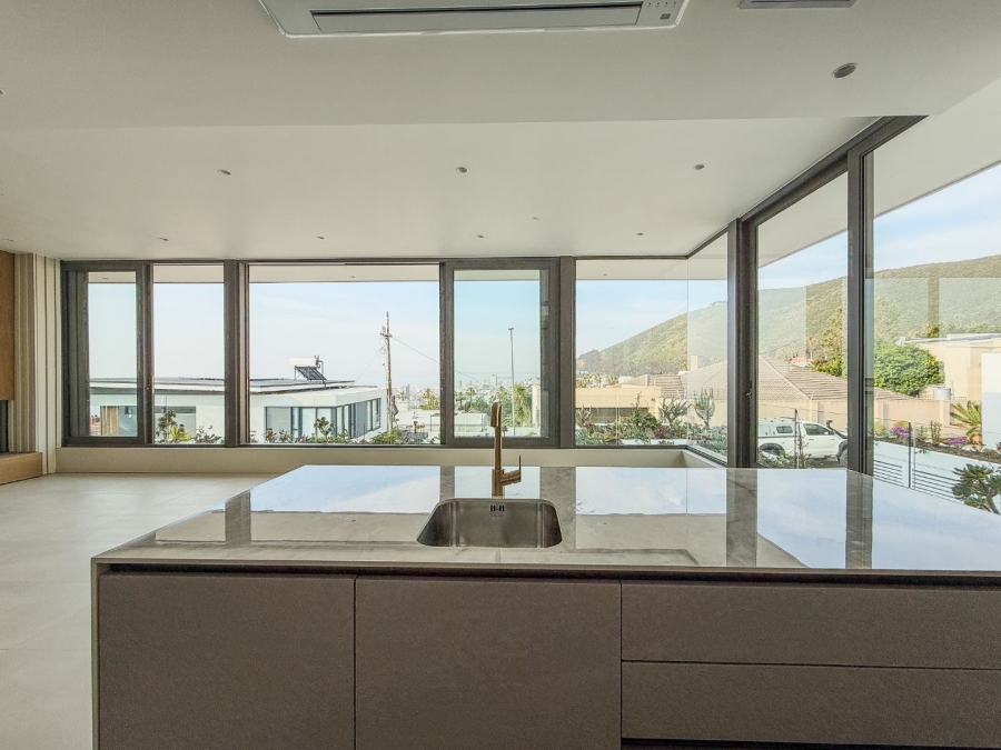 3 Bedroom Property for Sale in Fresnaye Western Cape